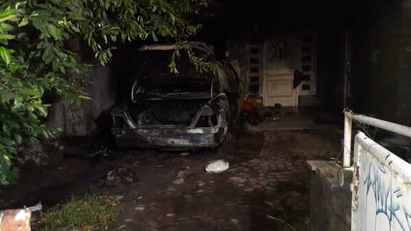 Diario HOY | Incendio en una vivienda abandonada de Asunción