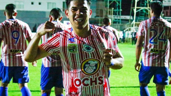 San Lorenzo ganó al "2" y tomó el liderazgo