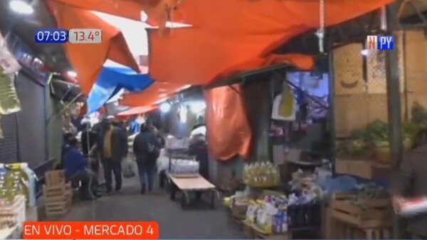 Multaran a permisionarios del Mercado 4 que no utilicen contenedores de basura | Noticias Paraguay
