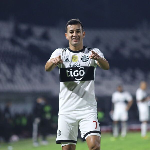 Néstor Camacho confirma su salida del Club Olimpia