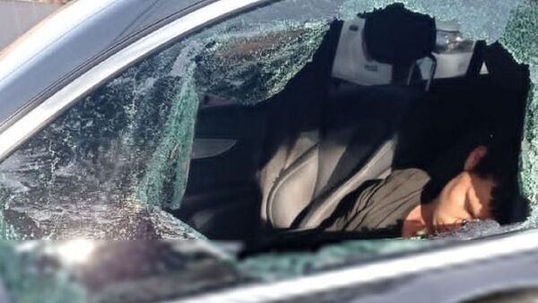 Tortolero reventó coche para robar y se quedó dormido adentro