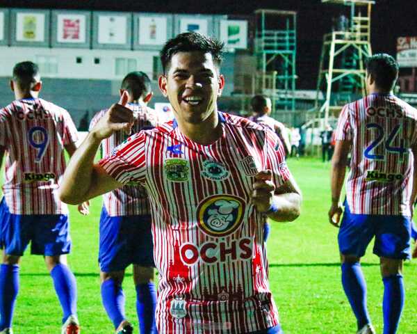 Rayadito: En la punta mediante gol de "Totito" Villamayor » San Lorenzo PY