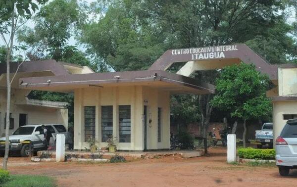 Adolescentes aprovechan hora de deportes para fugarse del Centro Educativo de Itauguá – Prensa 5