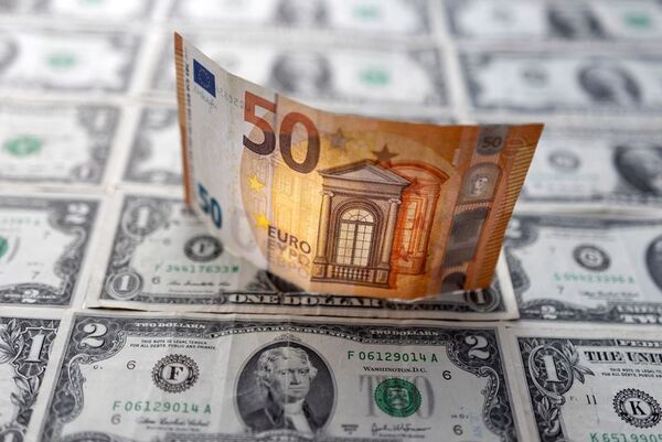 Mercado de divisas: Por primera vez en veinte años, el euro y el dólar alcanzan la paridad