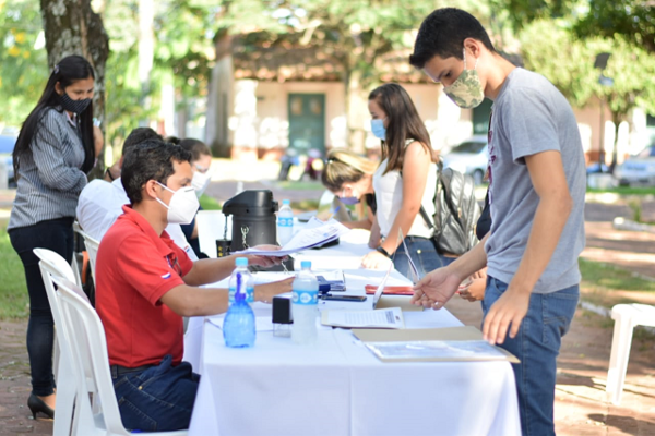 Universitarios becados de la EBY de Caazapá recibirán sus desembolsos este miércoles - .::Agencia IP::.