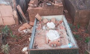 Ni los muertos se salvan: Profanaron 15 tumbas para robar hierros de cajones