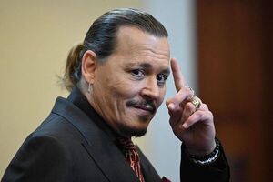 Johnny Depp evita a ir a juicio con un empleado que lo acusaba de agresión - Gente - ABC Color