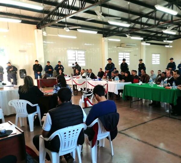 Abogado rechaza sanción del Tribunal al sostener que no es parte del juicio - PDS RADIO