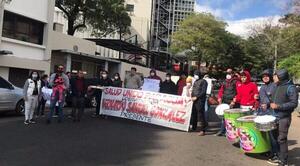 Funcionarios realizan protesta frente al Ministerio de Salud – Prensa 5