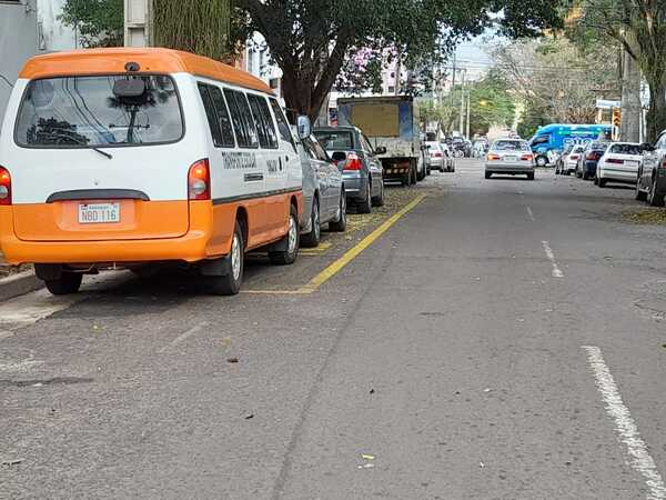 Reorganizan estacionamientos y espacios reservados en el microcentro
