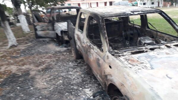 Carmelo Peralta: Queman vehículos en desuso de la Municipalidad