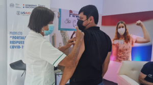 Salud Pública intensifica la campaña de vacunación en su stand de la Expo Feria de Mariano R. Alonso - .::Agencia IP::.