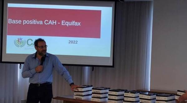 El CAH capacita a funcionarios de Itauguá sobre Análisis de Riesgo Crediticio y Cobranzas