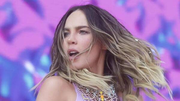 Crónica / [VIDEO] ¿Ayuda al planeta o es cosa de puercos? Belinda no se baña por tres días