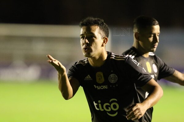 Néstor Camacho se despidió de Olimpia con un emotivo mensaje