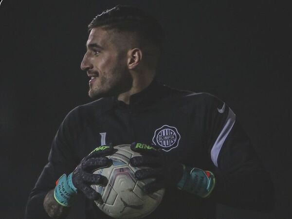 “No está a la venta”: Gastón Olveira continuará en Olimpia - Olimpia - ABC Color