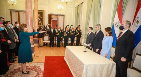 Marito toma juramento a la nueva embajadora de Paraguay ante la Santa Sede
