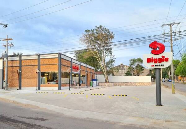 Crónica / Malvivientes asaltan tienda de Biggie en barrio Republicano
