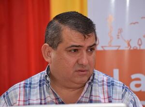 Denuncian presunto “apriete” con retención de salarios en Comuna encarnacena - Política - ABC Color