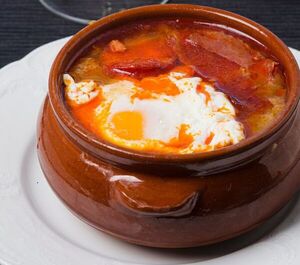 Entrá en calor con esta potente sopa de ajo castellana - Gastronomía - ABC Color