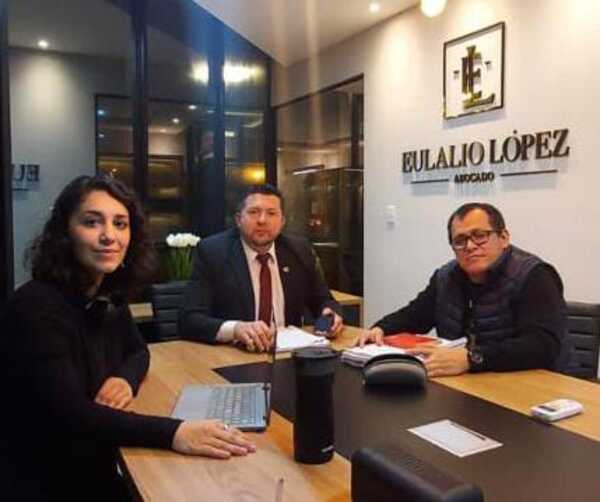 Jueza exime de pena a madre querellada por docentes - Noticde.com