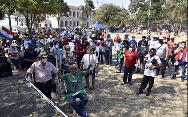 Jubilados se movilizarán por la aprobación del proyecto de actualización de haberes - Economía - ABC Color