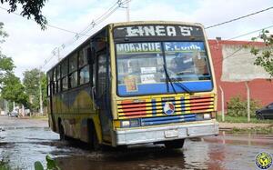 ¡Una locura!: Dueños de buses chatarras de Luque piden alzar pasaje a G. 3.300 •