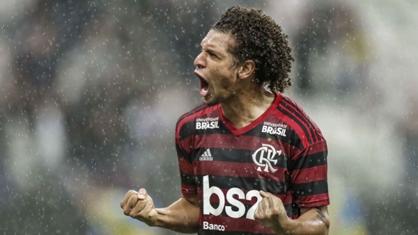 Diario HOY | Flamengo transfiere al volante William Arao al Fenerbahçe turco