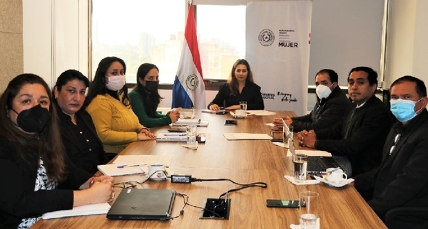 Prevén impulsar el mayor acceso de mujeres a servicios financieros