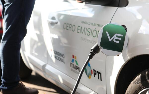 Gobierno iniciará la implementación de la movilidad eléctrica con apoyo de Corea - El Trueno