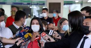La Nación / Negligencia en IPS: indignados y decididos, familiares buscan desenmascarar a los responsables