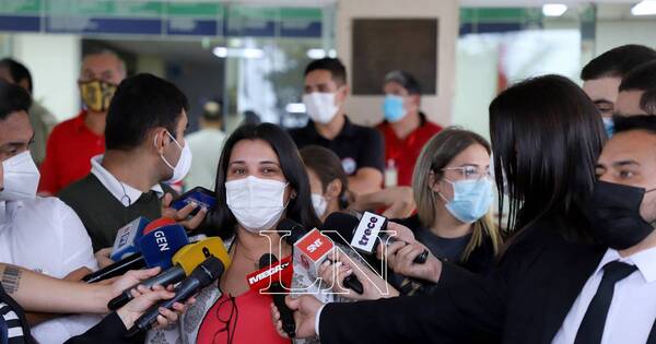La Nación / Negligencia en IPS: indignados y decididos, familiares buscan desenmascarar a los responsables