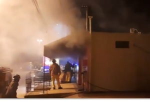 Pilar: Incendio en heladería deja daños materiales | 1000 Noticias