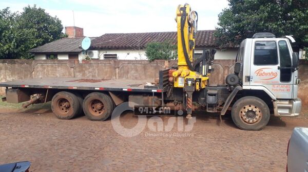 Policía incautó una grúa indocumentada en Pedro Juan