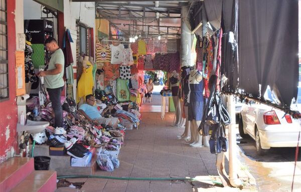 Por tercer mes consecutivo las ventas se desploman en el mercado local