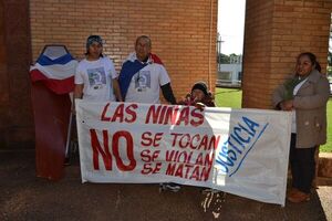Comunicador radial inicia huelga de hambre frente al Palacio de Justicia de San Juan - Nacionales - ABC Color