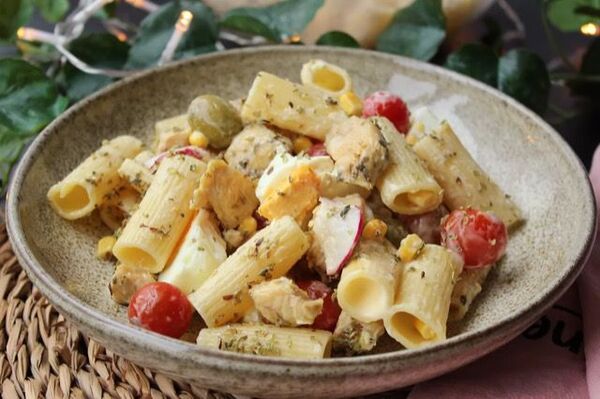 El día está para una irresistible ensalada de pastas, pollo y mayonesa - Gastronomía - ABC Color