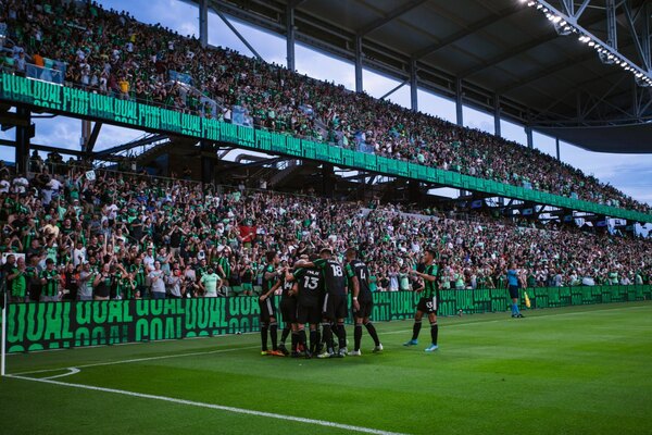 Con Rodney Redes, Austin derrota en el 'clásico' al Houston de Sebastián Ferreira