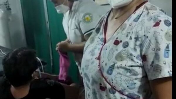 "Estaba consultado por teléfono sobre un paciente que tengo en terapia", dijo doctora