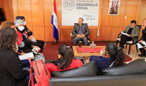 Ministro se reunió con dirigentes sociales para dialogar sobre Ley de centros comunitarios - Noticiero Paraguay