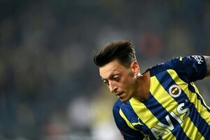 Versus / El alemán Mesut Özil deja el Fenerbahçe de Turquía - Paraguaype.com