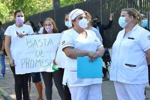 Gremios de Salud exigen al Gobierno reajuste salarial del 40%