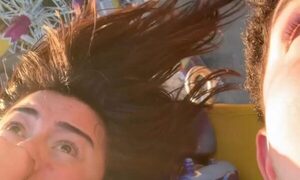 Quedaron “colgados” de un juego en la Expo y se volvieron virales (VIDEO)
