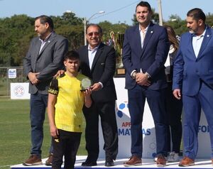 La APF condecoró a los campeones de las Formativas - Fútbol - ABC Color