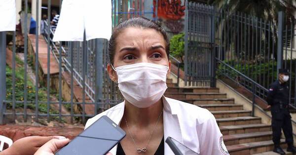 La Nación / Deuda histórica: trabajadores del sector de la salud exigen un reajuste salarial del 40%