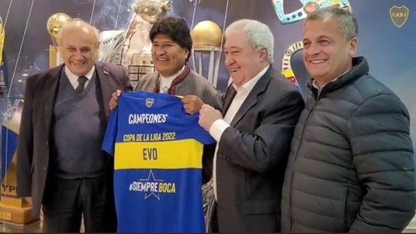Evo se pasea por Boca y River: ¿Qué hizo el expresidente de Bolivia? - La Prensa Futbolera