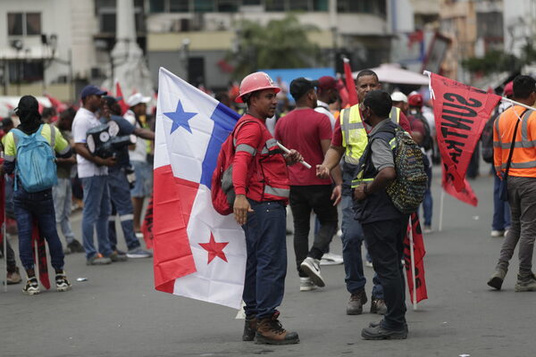 Una huelga paraliza la construcción y los bloqueos impiden el abasto de alimentos en Panamá - MarketData