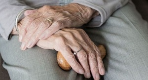 Diputados aprueba inclusión directa a los 80 años a pensión de adultos mayores - Noticde.com