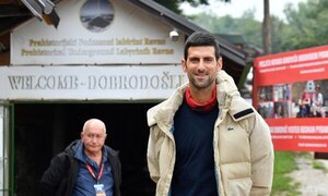 Versus / Novak Djokovic inaugura terrenos de tenis al lado de la "pirámide bosnia" - Paraguaype.com