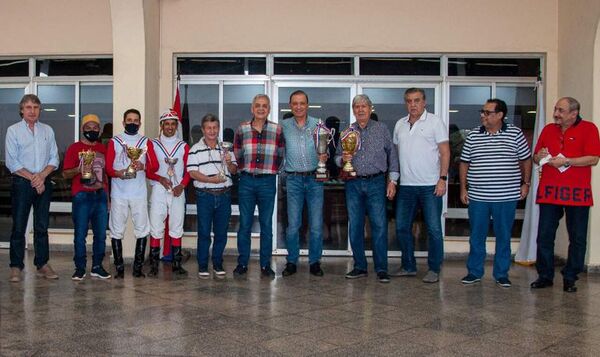 Turf: Pure Emotion y Re Penky, fueron los laureados - Polideportivo - ABC Color